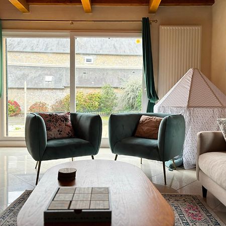 Le So Art, Grande Maison 4 Chambres, Terrain De Petanque, Grand Jardin Clos, Flipper, Babyfoot, Jeux Arcade, Ping Pong,1 Km Mer, Proche Golf, Port En Bessin, Bayeux Et Plages Du Debarquement, Adaptee Enfants Commes Eksteriør billede