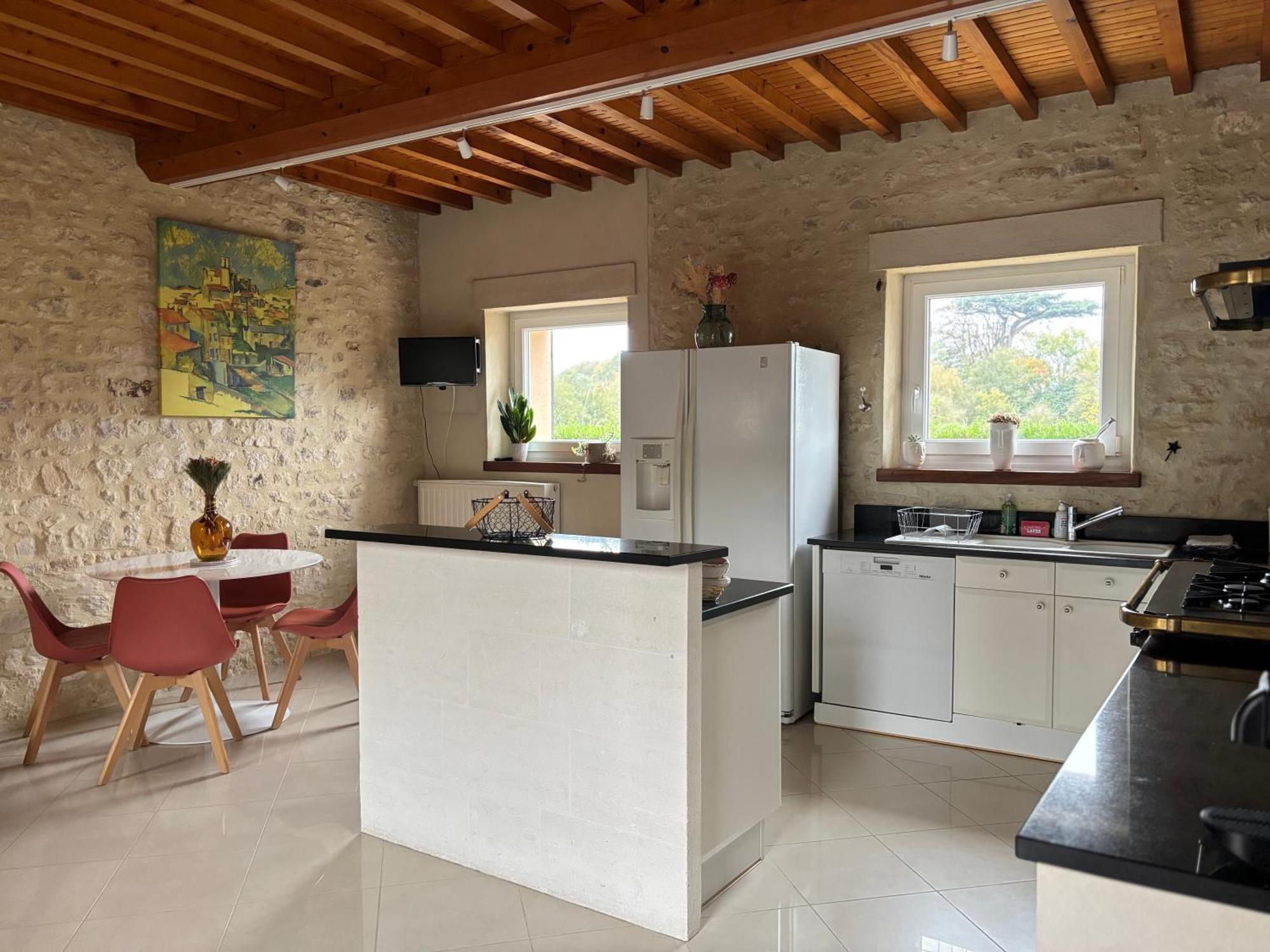 Le So Art, Grande Maison 4 Chambres, Terrain De Petanque, Grand Jardin Clos, Flipper, Babyfoot, Jeux Arcade, Ping Pong,1 Km Mer, Proche Golf, Port En Bessin, Bayeux Et Plages Du Debarquement, Adaptee Enfants Commes Eksteriør billede