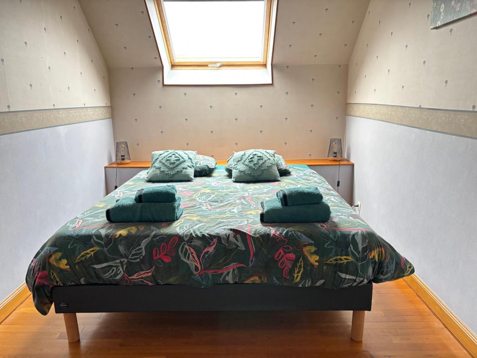 Le So Art, Grande Maison 4 Chambres, Terrain De Petanque, Grand Jardin Clos, Flipper, Babyfoot, Jeux Arcade, Ping Pong,1 Km Mer, Proche Golf, Port En Bessin, Bayeux Et Plages Du Debarquement, Adaptee Enfants Commes Eksteriør billede