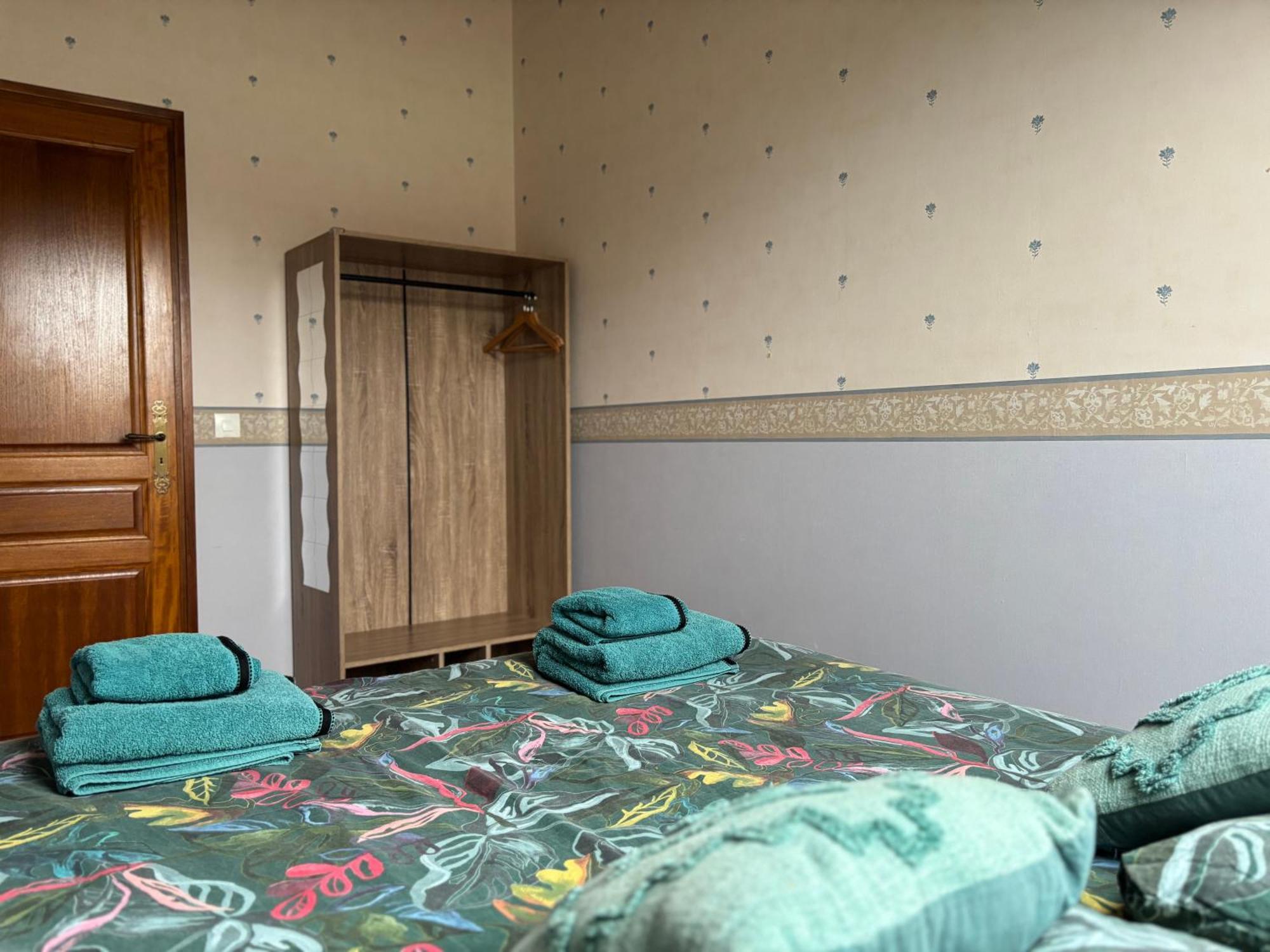Le So Art, Grande Maison 4 Chambres, Terrain De Petanque, Grand Jardin Clos, Flipper, Babyfoot, Jeux Arcade, Ping Pong,1 Km Mer, Proche Golf, Port En Bessin, Bayeux Et Plages Du Debarquement, Adaptee Enfants Commes Eksteriør billede