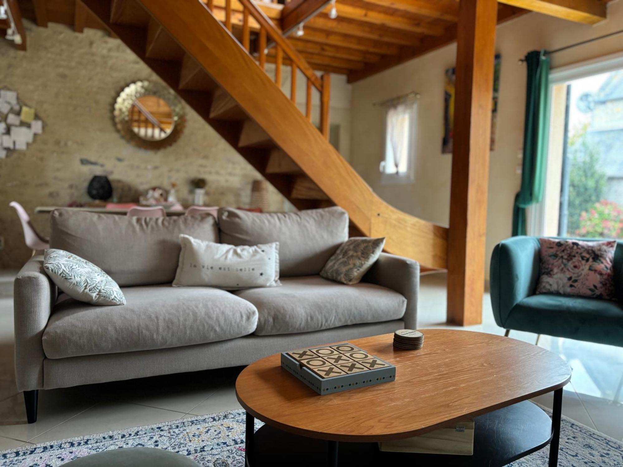 Le So Art, Grande Maison 4 Chambres, Terrain De Petanque, Grand Jardin Clos, Flipper, Babyfoot, Jeux Arcade, Ping Pong,1 Km Mer, Proche Golf, Port En Bessin, Bayeux Et Plages Du Debarquement, Adaptee Enfants Commes Eksteriør billede